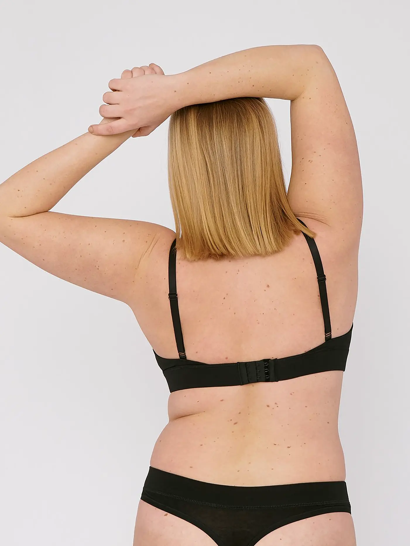 ORGANIC BASICS | Triangle BH gefüttert black | 